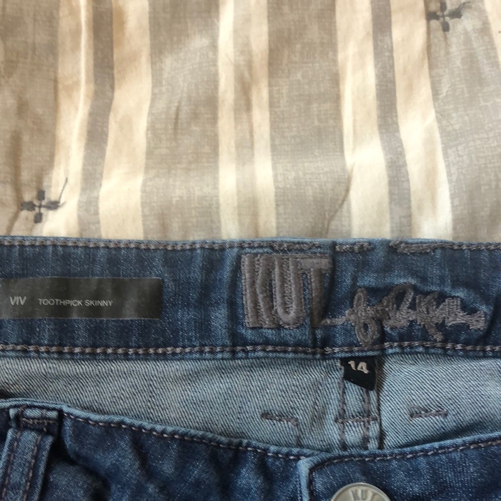 Kut from the Kloth jeans. Viv toothpick skinny